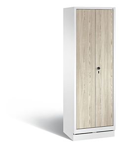 garderobekast met houten deuren