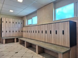 halfhoge houten lockers met RFID sloten